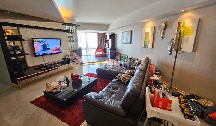 Apartemen Taman Anggrek Jual 3BR - Apartemen 34 lantai di Taman A #621667